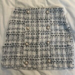 Plaid skirt with buttons